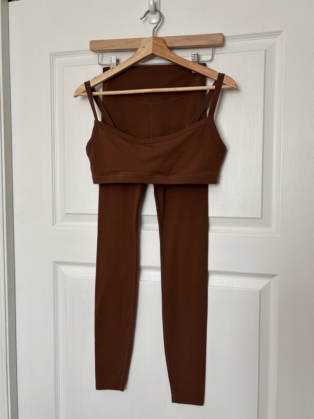 FORM Activewear Set - Picture 2 of 9